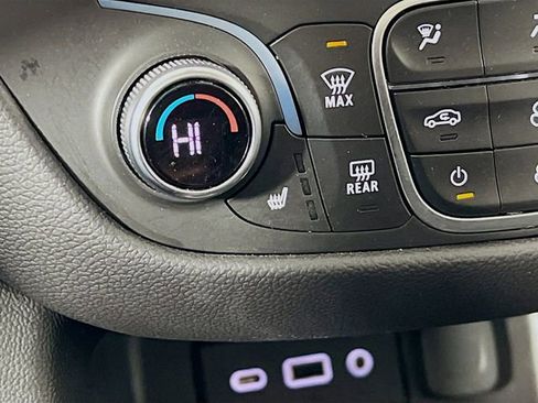 Used 2024 Chevrolet Equinox LT FWD image 21