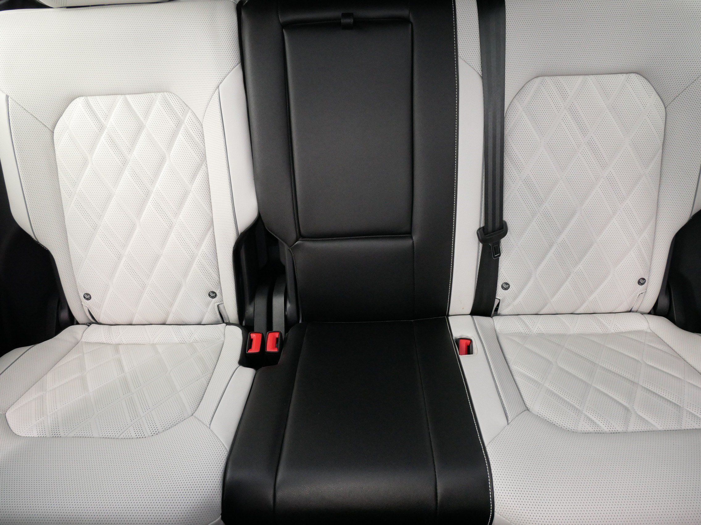 Certified 2026 Volkswagen Atlas Cross Sport SEL Premium R-Line AWD/4WD image 13