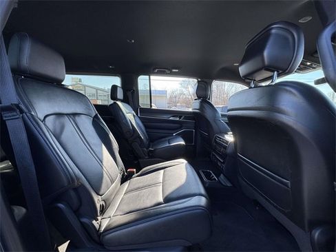 Used 2024 Jeep Wagoneer Series II image 18