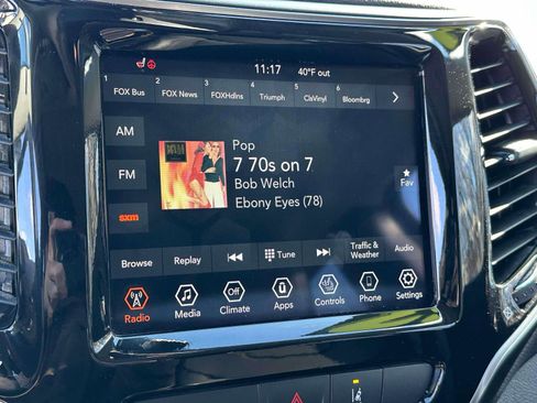 Used 2022 Jeep Cherokee Limited image 25