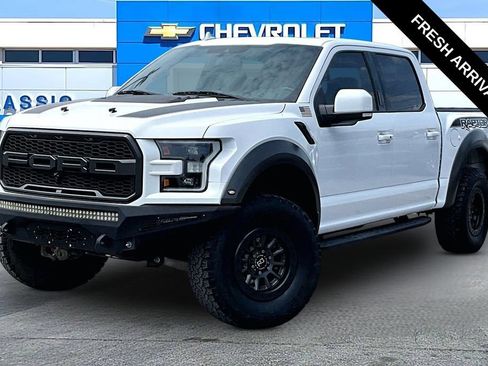 Used 2019 Ford F150 Raptor w/ Equipment Group 802A Luxury AWD/4WD image 2