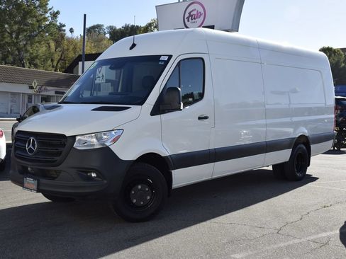 Used 2024 Mercedes-Benz Sprinter 3500 w/ Acoustic Package image 2