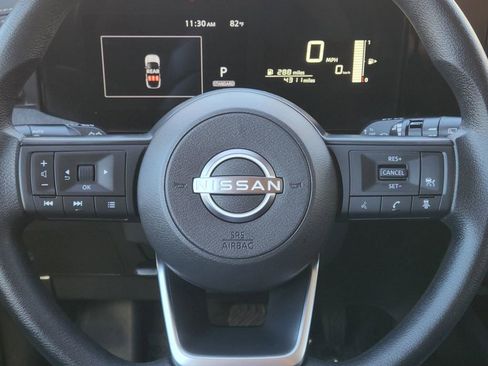 Certified 2025 Nissan Kicks SV image 18