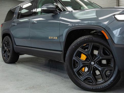 Used 2023 Rivian R1S Adventure image 9
