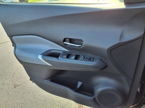 Used 2024 Nissan Kicks SR w/ SR Premium Package FWD image 19