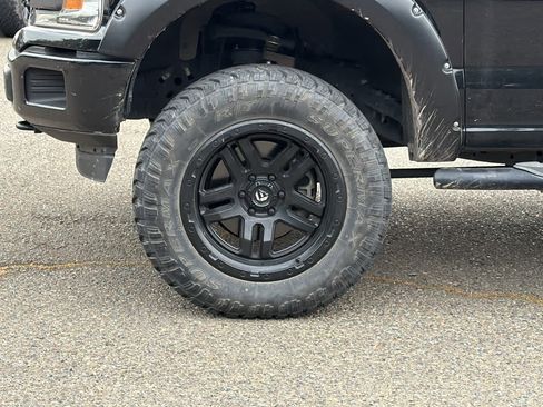 Used 2018 Ford F150 XLT w/ Equipment Group 302A Luxury image 9