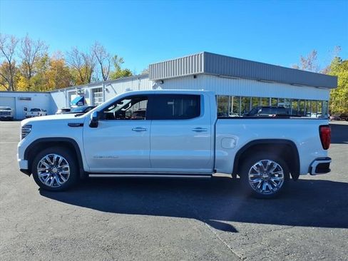 Used 2024 GMC Sierra 1500 Denali w/ Denali Reserve Package AWD/4WD image 3