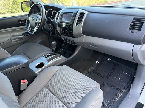 Used 2013 Toyota Tacoma PreRunner RWD image 12