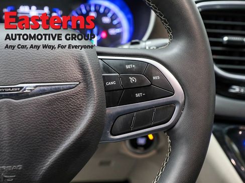 Used 2023 Chrysler Voyager LX image 16