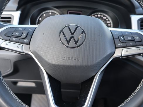 Used 2021 Volkswagen Atlas Cross Sport SE w/ Panoramic Sunroof Package image 24