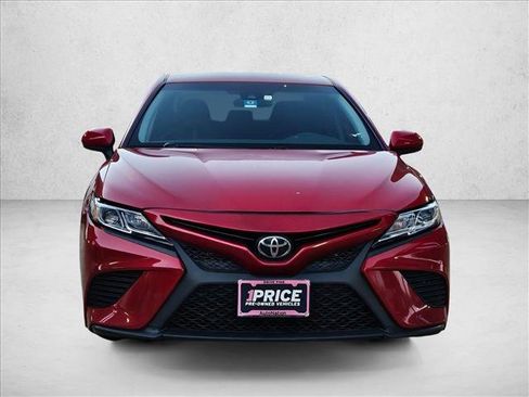 Used 2020 Toyota Camry SE FWD image 2