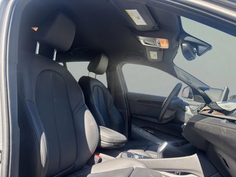 Used 2023 BMW X2 sDrive28i image 19