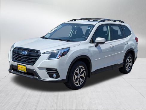 Used 2022 Subaru Forester Premium AWD/4WD image 3