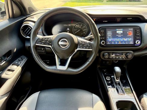 Used 2024 Nissan Kicks SR w/ SR Premium Package FWD image 2