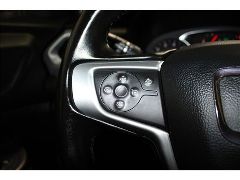 Used 2023 GMC Acadia SLT image 29