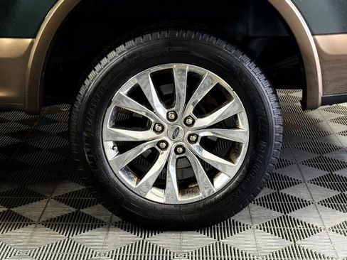 Used 2015 Ford F150 Lariat image 17