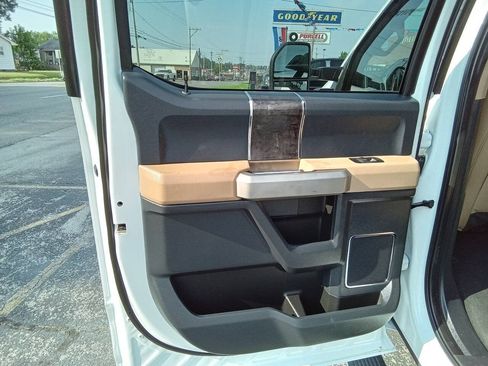 Used 2022 Ford F350 Lariat w/ Tremor Off-Road Package AWD/4WD image 14