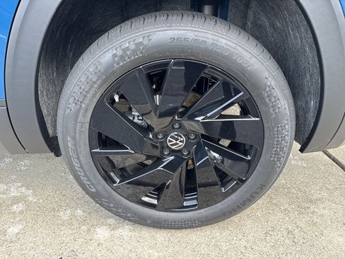 New 2026 Volkswagen Atlas SE image 8