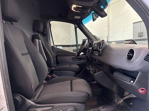 Used 2025 Mercedes-Benz Sprinter 3500 image 16