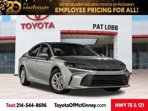 Used 2025 Toyota Camry LE FWD image 1