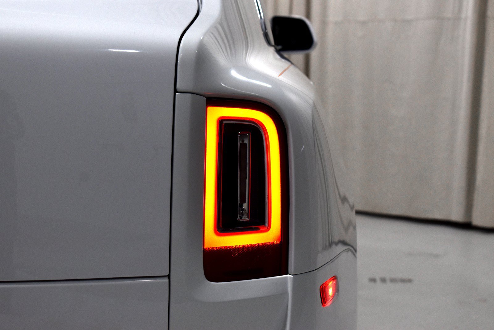 Certified 2023 Rolls-Royce Cullinan AWD/4WD image 16