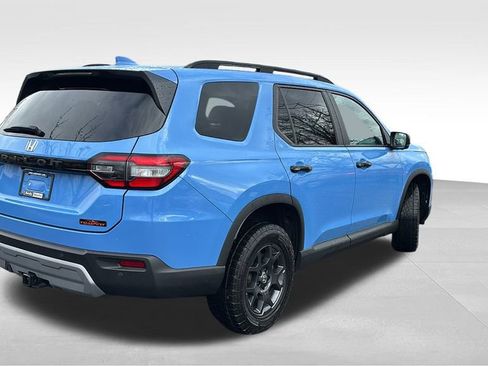 Used 2024 Honda Pilot TrailSport image 7