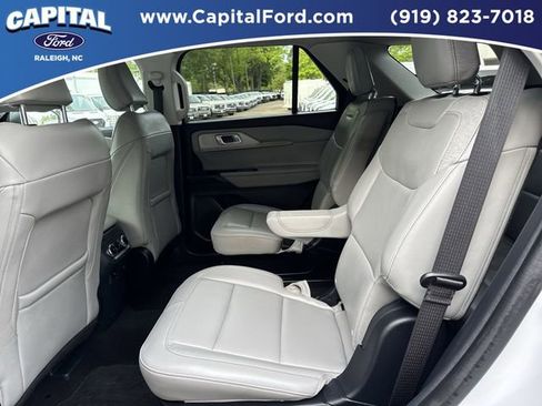 Certified 2025 Ford Explorer Active w/ Active Comfort Package RWD image 17