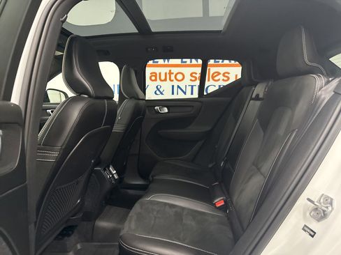 Used 2019 Volvo XC40 T5 R-Design AWD/4WD image 13