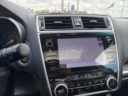 Used 2018 Subaru Outback 2.5i Limited image 1