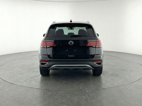 Used 2025 Volkswagen Taos SE AWD/4WD image 7