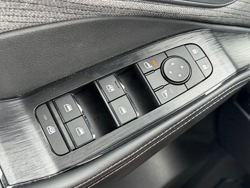 Used 2022 Nissan Rogue SV FWD image 21