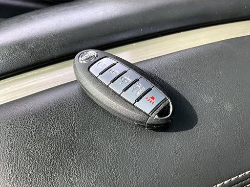 Certified 2017 Nissan Murano Platinum w/ Platinum Technology Package image 35