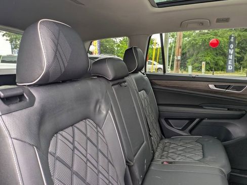 Used 2025 Volkswagen Atlas SEL Premium R-Line AWD/4WD image 31