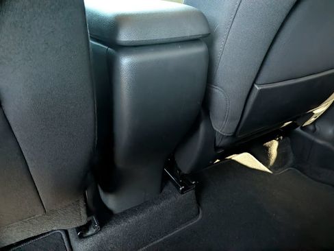 Used 2023 Chevrolet TrailBlazer LT FWD image 34