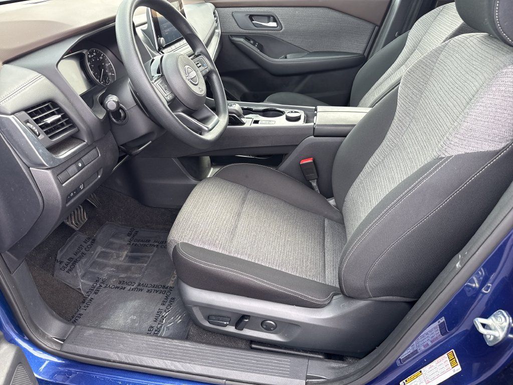 Used 2023 Nissan Rogue SV AWD/4WD image 17