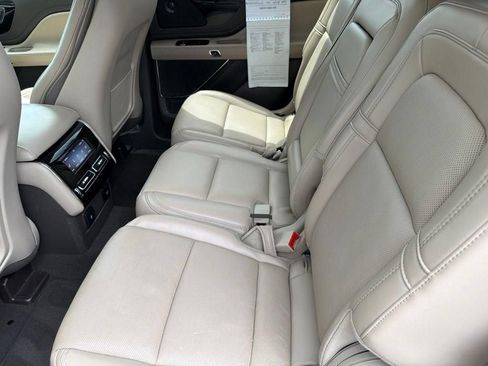 Certified 2021 Lincoln Aviator Reserve w/ Elements Package Plus RWD image 9