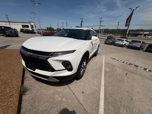 Used 2025 Chevrolet Blazer LT AWD/4WD image 1