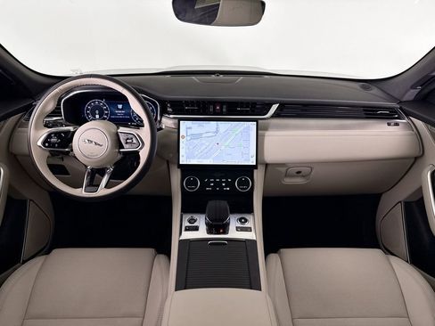 Certified 2025 Jaguar F-PACE R-Dynamic S image 9