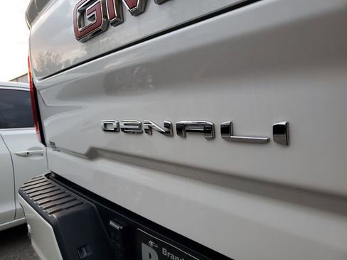 Used 2022 GMC Sierra 3500 Denali image 8