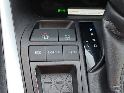 Certified 2024 Toyota RAV4 XLE image 30