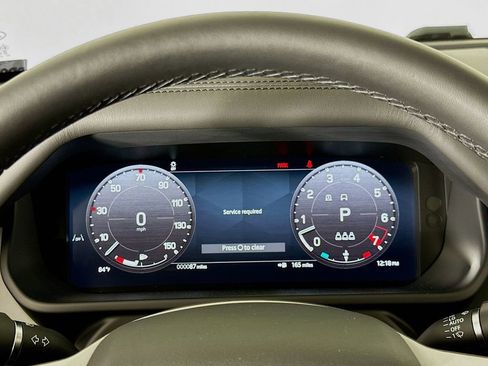 Used 2024 Land Rover Defender 110 SE image 10
