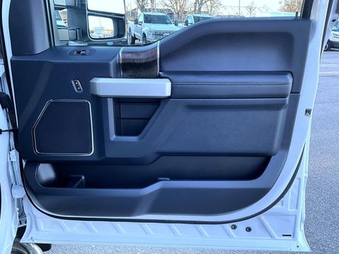 Used 2022 Ford F350 Lariat w/ Lariat Value Package AWD/4WD image 17
