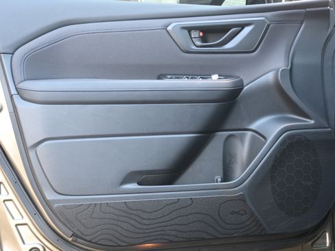 Used 2025 Subaru Forester Premium image 14