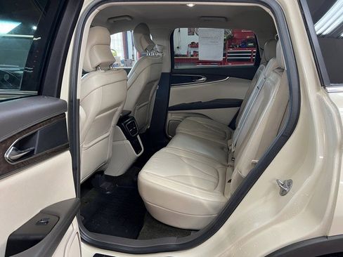 Used 2016 Lincoln MKX Select w/ Select Plus Package image 8