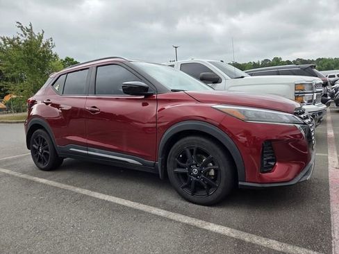 Certified 2021 Nissan Kicks SR FWD image 2