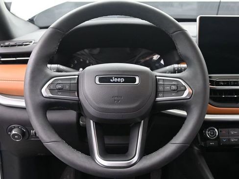 Used 2025 Jeep Compass Limited AWD/4WD image 28