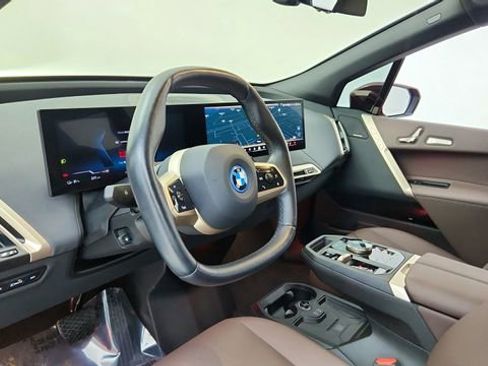 Used 2024 BMW iX xDrive50 w/ Premium Package AWD/4WD image 19