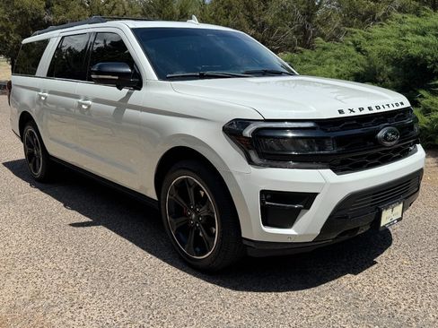 Used 2022 Ford Expedition Max Limited AWD/4WD image 3