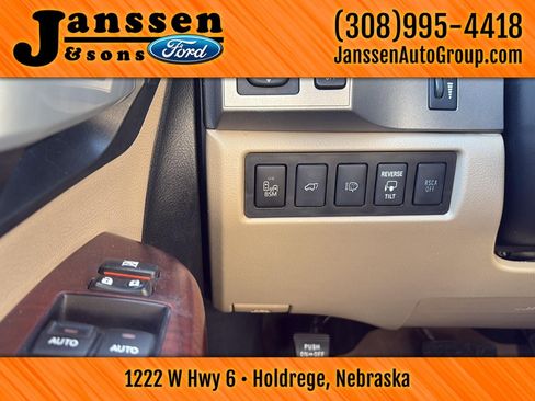 Used 2014 Toyota Sequoia Platinum image 23