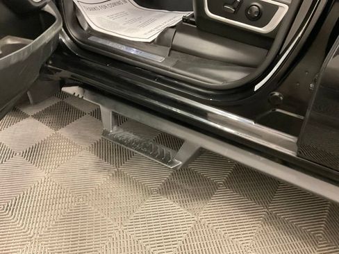 Used 2022 RAM 1500 Laramie AWD/4WD image 15